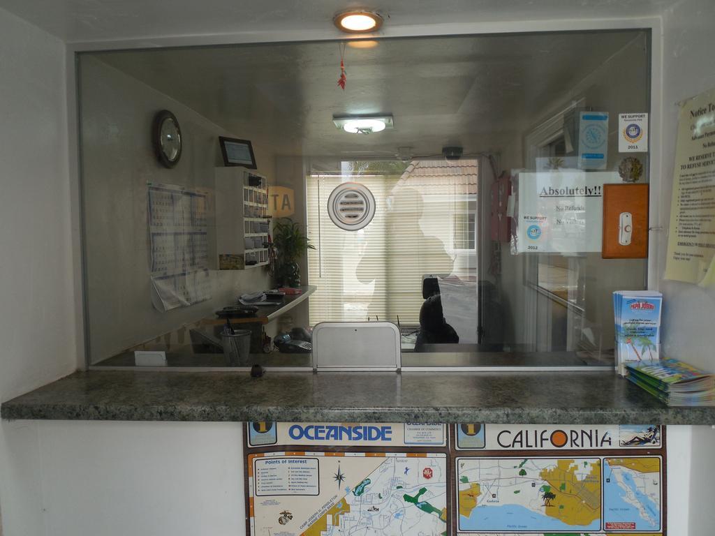 אושנסייד Coast Inn מראה חיצוני תמונה