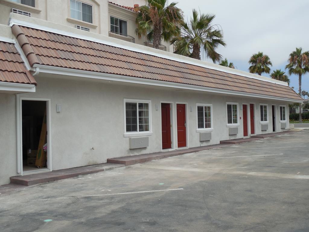 אושנסייד Coast Inn מראה חיצוני תמונה